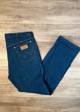 Jean Wrangler oversize taille 38X32 ( XL ) couleur bleu homme, marque: Wrangler, état: Très bon état, taille: XL, 20,00 €, 21,70 € Protection acheteurs incluse