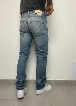 Jean Levi’s 504 homme W31 L32 coupe droite couleur bleu 92% coton (516), marque: Levi's, état: Très bon état, taille: W31 | FR 40, 24,99 €, 26,94 € Protection acheteurs (Pro) incluse