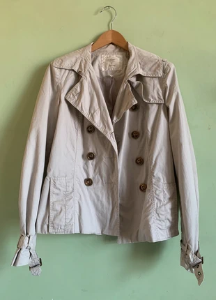 Trench Corto Doppiopetto Stradivarius Collection Taglia M IT 42 EU 38 Beige Giacca Poliestere Cotone, marke: Stradivarius, zustand: Sehr gut, größe: M / 38 / 10, 15,00 €, 16,45 € inklusive Vinted-Käuferschutz