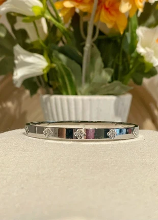 Bracelet jonc argenté en acier inoxydable – motifs fleurs incrustées – tendance et résistant à l’eau, brand: Tendance, condition: Very good, €12.90, €14.25 includes Buyer Protection Pro