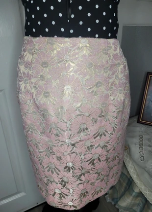 Elegant Pink Floral Brocade Skirt – Size 10, brand: New Look, condition: Very good, size: S / UK 8-10, £3.50, £4.38 includes Buyer Protection