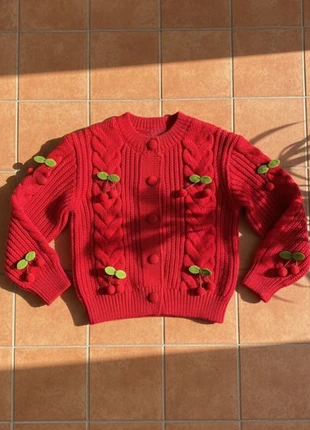 Cardigan rouge cerises – taille M – look cute cosy hiver, marque: Soléa, état: Très bon état, taille: M / 38 / 10, 42,99 €, 45,84 € Protection acheteurs (Pro) incluse