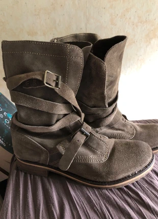 Bottines, marque: Casual, état: Très bon état, taille: 37, 10,00 €, 11,20 € Protection acheteurs incluse