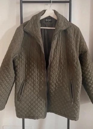 Chaquetón acolchado campero verde talla 42, marca: oubeijinhe, estado: Muy bueno, tamaño: XL / 42 / 14, 23,00 €, 24,85 € Protección al comprador incluida