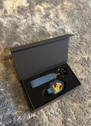 Porsche Schlüsselanhänger New, marque: Porsche, état: Neuf avec étiquette, 50,00 €, 53,20 € Protection acheteurs incluse