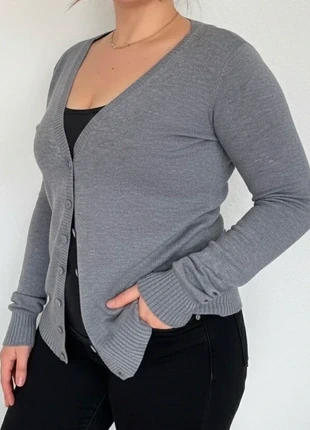 Grauer Cardigan Strickjacke Feinstrick Gr M mit Knöpfen, merk: Sonstiges, staat: Goed, maat: M / 38 / 10, € 5,00, € 5,95 inclusief Kopersbescherming