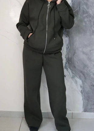 Ensemble jogging kaki molletonné – Sweat à capuche zippé + pantalon – Chaud & confortable, marke: New Collection, zustand: Neu, mit Etikett, größe: Einheitsgröße, 29,99 €, 32,19 € inklusive Vinted-Käuferschutz