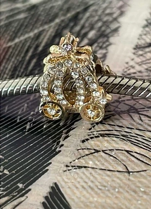 charm carrousel couleur or strassé adapté a vos bracelets, marque: Charm, état: Très bon état, 9,00 €, 10,15 € Protection acheteurs incluse