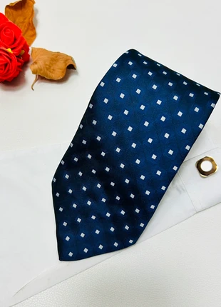 Cravate en soie bleu marine Italy - carreaux tissé -, marque: Vintage Dressing, état: Très bon état, 5,00 €, 5,95 € Protection acheteurs (Pro) incluse