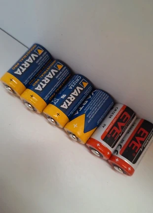 Piles varta, Eve CR123A 3v neuves, brand: VARTA, condizioni: Nuovo con cartellino, €3.50, €4.38 include la Protezione acquisti