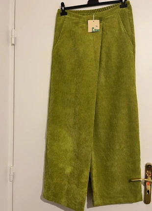 Pantalon velours the corner, merk: Corner, staat: Nieuw met prijskaartje, maat: Universele maat, € 20,00, € 21,70 inclusief Kopersbescherming