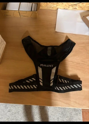 Hardloopvest met reflectie, merk: malony, staat: Nieuw zonder prijskaartje, € 9,00, € 10,15 inclusief Kopersbescherming