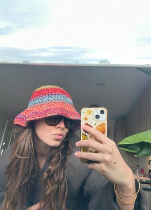 Handmade hat, merk: Handgemaakt, staat: Nieuw zonder prijskaartje, maat: M, € 14,99, € 16,44 inclusief Kopersbescherming