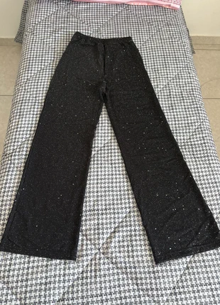 Pantalone con glitter satinato, marca: Made In Italy, estado: Novo sem etiquetas, tamanho: XS / 34 / 6, €12.00, €13.30 inclui Proteção do Comprador
