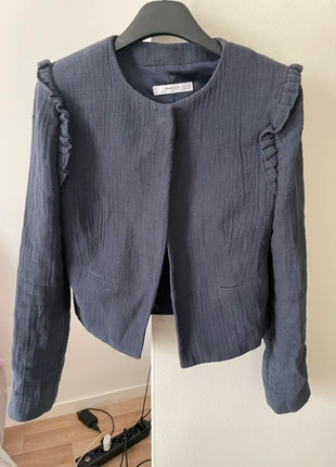 Blazer court bleu marine à épaules froufrou – Taille XS – Mango – Très bon état, marca: Mango, estado: Muy bueno, tamaño: XS / 34 / 6, 7,00 €, 8,05 € Protección al comprador incluida