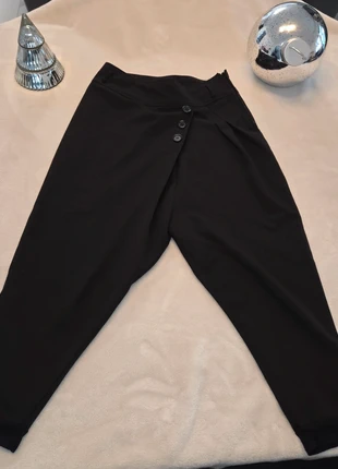 Jolie pantalon taille 36, état: Très bon état, taille: S / 36 / 8, 10,00 €, 11,20 € Protection acheteurs incluse