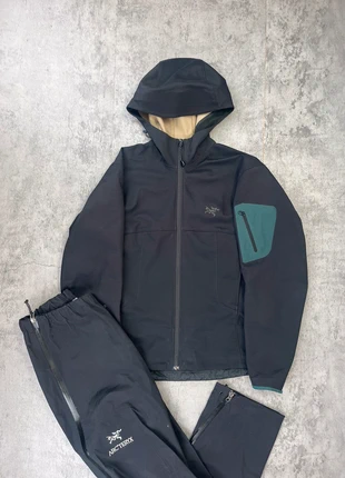 Veste Arc’teryx Epsilon noir / vert | M femme, marca: Arc'teryx, estado: Muito bom, tamanho: M / 38 / 10, €125.00, €131.95 inclui Proteção do Comprador