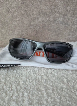 Sinner Fury sportbril cat. 3, merk: Sinner, staat: Heel goed, € 10,00, € 11,20 inclusief Kopersbescherming