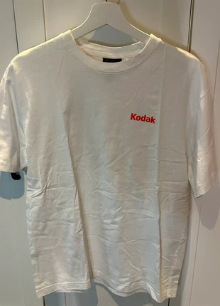 Kodak T-shirt white unisex loose fit, merk: H&M, staat: Heel goed, maat: S / 36 / 8, € 4,99, € 5,94 inclusief Kopersbescherming