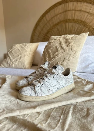 Stan smith blanches Adidas, marque: adidas, état: Très bon état, taille: 37.5, 22,00 €, 23,80 € Protection acheteurs incluse