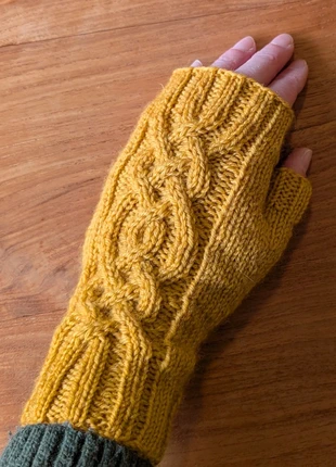 Fingerless gloves 100% merino wol, handmade, merk: Rimboe R, staat: Nieuw zonder prijskaartje, maat: 7.5, € 15,00, € 16,45 inclusief Kopersbescherming
