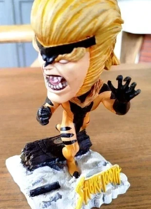 Dents De Sabre, marca: Marvel, estado: Muito bom, tamanho: Prematuro, até 44 cm, €8.00, €9.10 inclui Proteção do Comprador