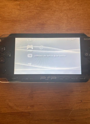 PSP 1004 ( read description), merk: PlayStation, staat: Goed, € 55,00, € 58,45 inclusief Kopersbescherming