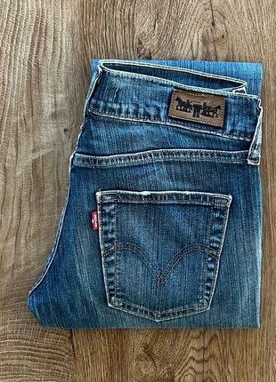 Jean/pantalon bleu Levi's 554 Patty Anne Slim Leg, femme, taille : W 28 L 34 (38 taille française), brand: Levi's, condizioni: Ottime, taglia: M / IT 42 / EU 38, €19.90, €21.60 include la Protezione acquisti Pro