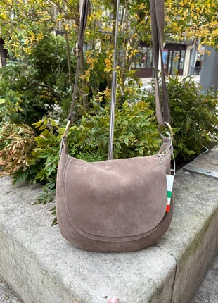 Sac bandoulière cuir daim taupe evarond, brand: The Genuine Leather, condition: Very good, €45.00, €47.95 includes Buyer Protection Pro