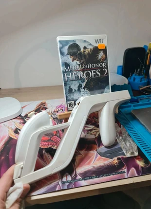 Medal of Honor – Wii + Pistolet Accessoire Officiel Wii, brand: Wii, condition: Very good, €21.99, €23.79 includes Buyer Protection