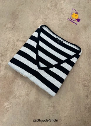 Pull col v Tommy Hilfiger | taille L Femme | Bleu et rose, brand: Tommy Hilfiger, condition: Very good, size: L / 40 / 12, €10.00, €11.20 includes Buyer Protection Pro