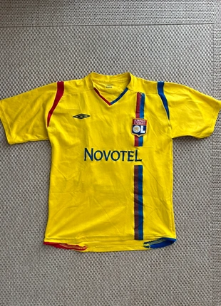 maillot de foot floque benzema, marque: Umbro, état: Très bon état, taille: S, 25,00 €, 26,95 € Protection acheteurs incluse