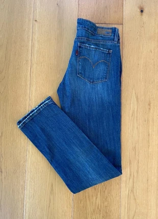 Jean Lévis demi Curve modern rise straight bleu marine W27 L30 - Coupe droite, marke: Levi's, zustand: Sehr gut, größe: S / 36 / 8, 22,00 €, 23,80 € beinhaltet Vinted-Käuferschutz Pro