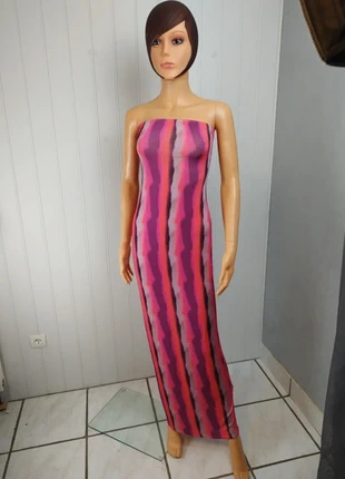 Robe Bustier neuve Prettylittlething taille 36, marque: PrettyLittleThing, état: Neuf avec étiquette, taille: S / 36 / 8, 7,00 €, 8,05 € Protection acheteurs (Pro) incluse