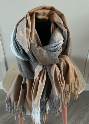 Geblokte lange sjaal - grijs beige, état: Neuf avec étiquette, 13,99 €, 15,39 € Protection acheteurs incluse