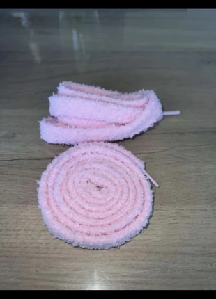 Lacets fluffy Rose, merk: Fluffy, staat: Nieuw zonder prijskaartje, maat: Overige, € 2,99, € 3,84 inclusief Kopersbescherming