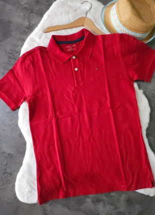 PoloShirt Tommy Hilfiger Maat 12/152, merk: Tommy Hilfiger, staat: Heel goed, maat: 12 jaar / 152 cm, € 10,00, € 11,20 inclusief Kopersbescherming Pro