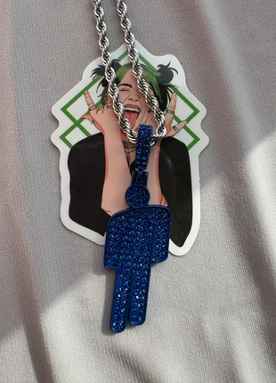 Billie Eilish ketting blauw, merk: Billie Eilish, staat: Nieuw zonder prijskaartje, € 15,00, € 16,45 inclusief Kopersbescherming