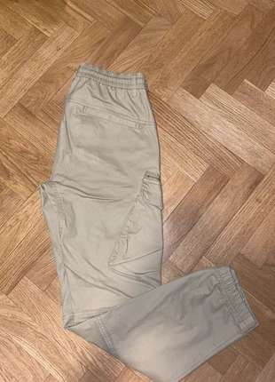 Cargo Pants Size XS Pull and Bear, marque: Pull & Bear, état: Très bon état, taille: XS, 4,00 €, 4,90 € Protection acheteurs incluse