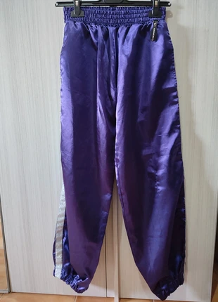 Pantaloni rave/punk viola, merk: Rave, staat: Heel goed, maat: S / 36 / 8, € 5,00, € 5,95 inclusief Kopersbescherming