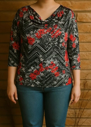 🌸T-shirt Fleuri Armand Thiery Taille 38🌸, marque: Armand Thiery, état: Très bon état, taille: M / 38 / 10, 7,00 €, 8,05 € Protection acheteurs (Pro) incluse