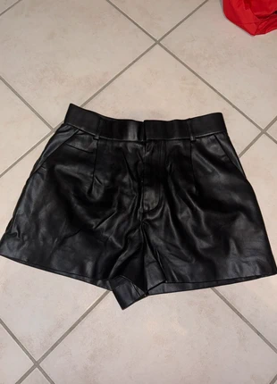 Short en simili cuir Zara taille S, brand: Zara, condition: Very good, size: S / 36 / 8, €2.50, €3.33 includes Buyer Protection