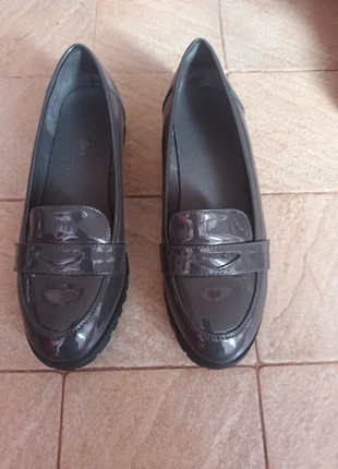 Scarpe da donna in similpelle lucida grigio topo misura 38, brand: fluflor, condizioni: Nuovo senza cartellino, taglia: 38, €3.00, €3.85 include la Protezione acquisti