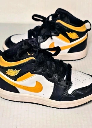 Jordan Kids Air Jordan 1 Mid Pollen Black White Sneakers Size 12C, brand: Jordan, condition: Very good, size: 11 child | EU 29, £60.45, £65.59 includes Buyer Protection
