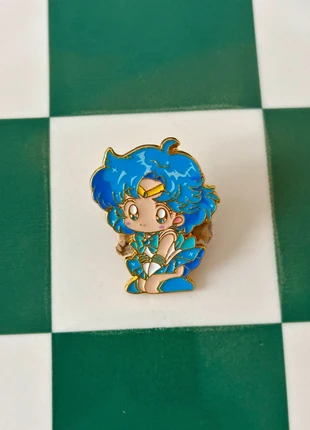 Sailor Moon Crystal Warrior Pin – Spilla Chibi | Sailor Moon Crystal Warrior Pin – Chibi Pin, estado: Novo com etiquetas, €3.49, €4.36 inclui Proteção do Comprador