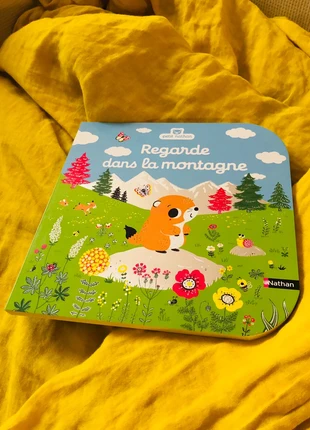 Regarde dans la montagne - album d’éveil relié des 6 mois, condition: New with tags, €8.00, €9.10 includes Buyer Protection