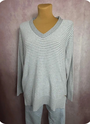 Pull col en v Tommy Hilfiger blanc et gris coupe large | Taille M | pf50, merk: Tommy Hilfiger, staat: Heel goed, maat: M / 38 / 10, € 9,00, € 10,15 inclusief Kopersbescherming Pro