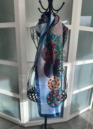 Magnifique foulard en soie – Grand format 182 x 90 cm, zustand: Neu, 9,00 €, 10,15 € inklusive Vinted-Käuferschutz