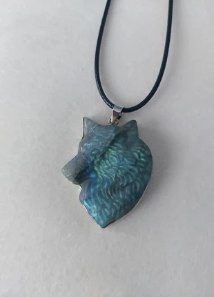 Pendentif tête de loup en pierre de labradorite, marque: Pierre, état: Très bon état, 16,00 €, 17,50 € Protection acheteurs incluse