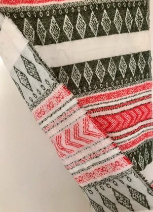 Mooie sjaal🧣vintage look, staat: Heel goed, € 6,00, € 7,00 inclusief Kopersbescherming